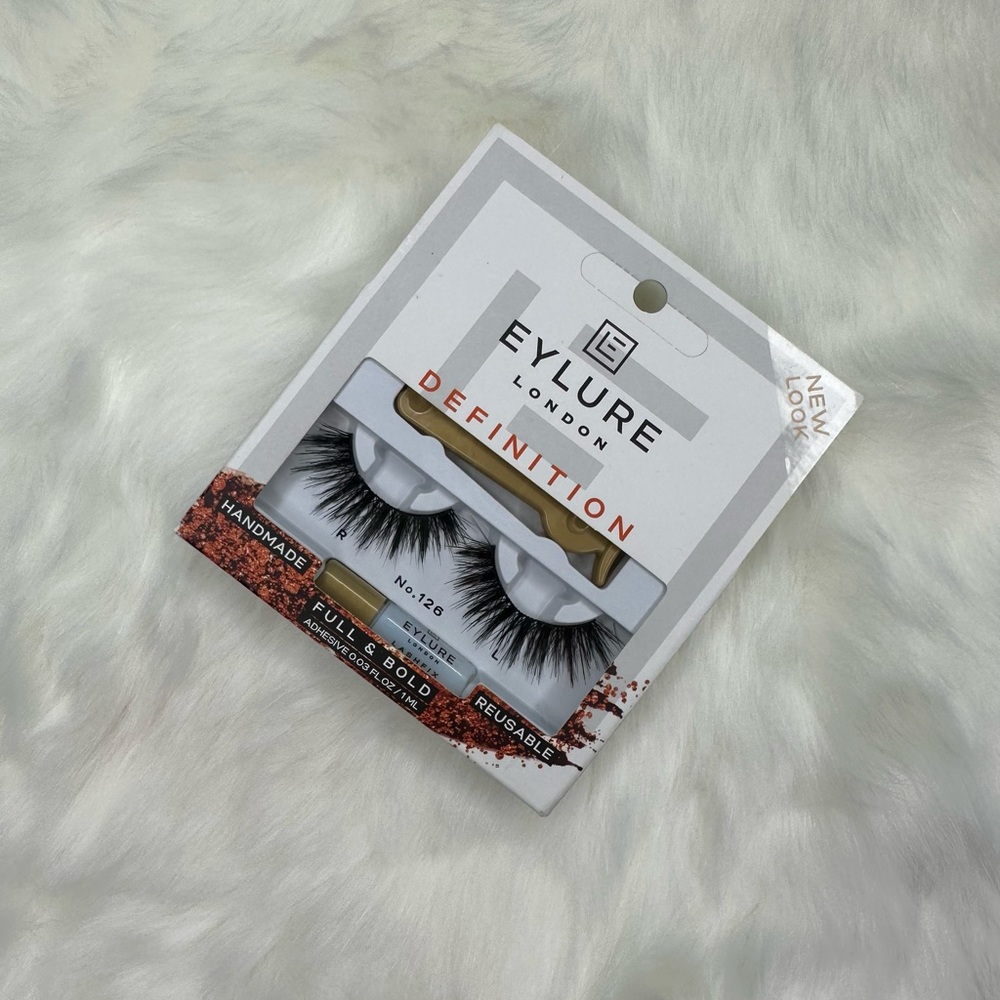 2x Eylure London Definition No. 126 Full & Bold Faux Eyelashes W/ Adhesive‎ New